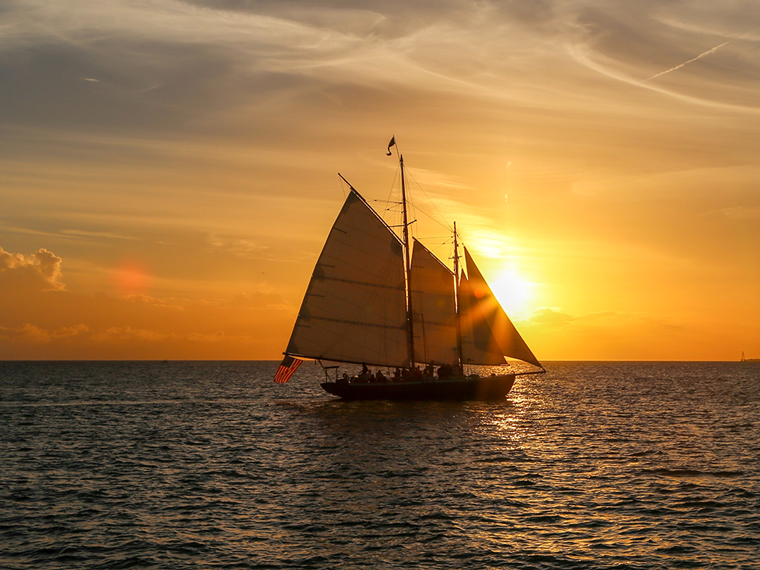 Pirate Sailing Boat